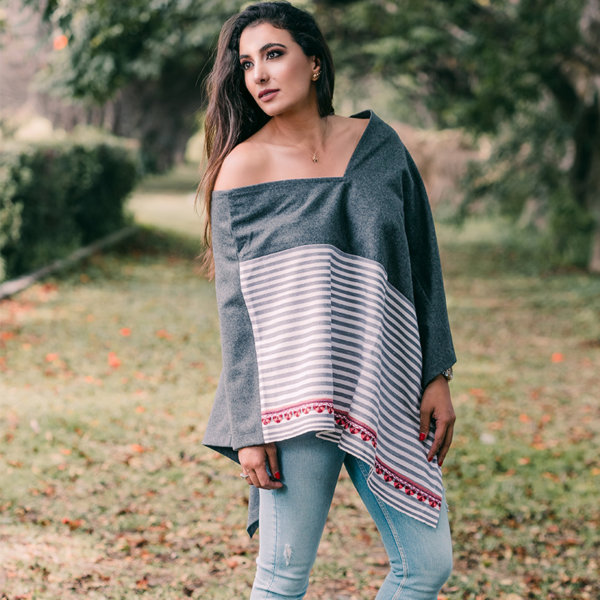 Poncho Jme'tik-Gris rayado - Image 2