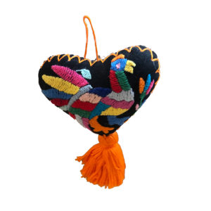 MÜI (Corazón Hñahñu mediano con pompón)