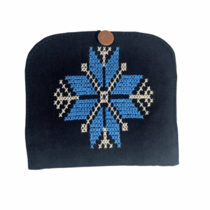 RC-Estuche artesanal para cables – Bordado en punto de cruz